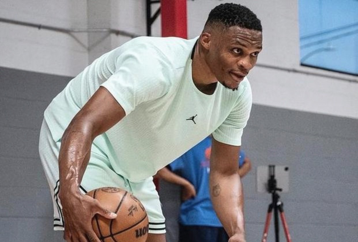 关于凯尔特人B队完胜巴西男篮，威斯布鲁克统治全场的信息