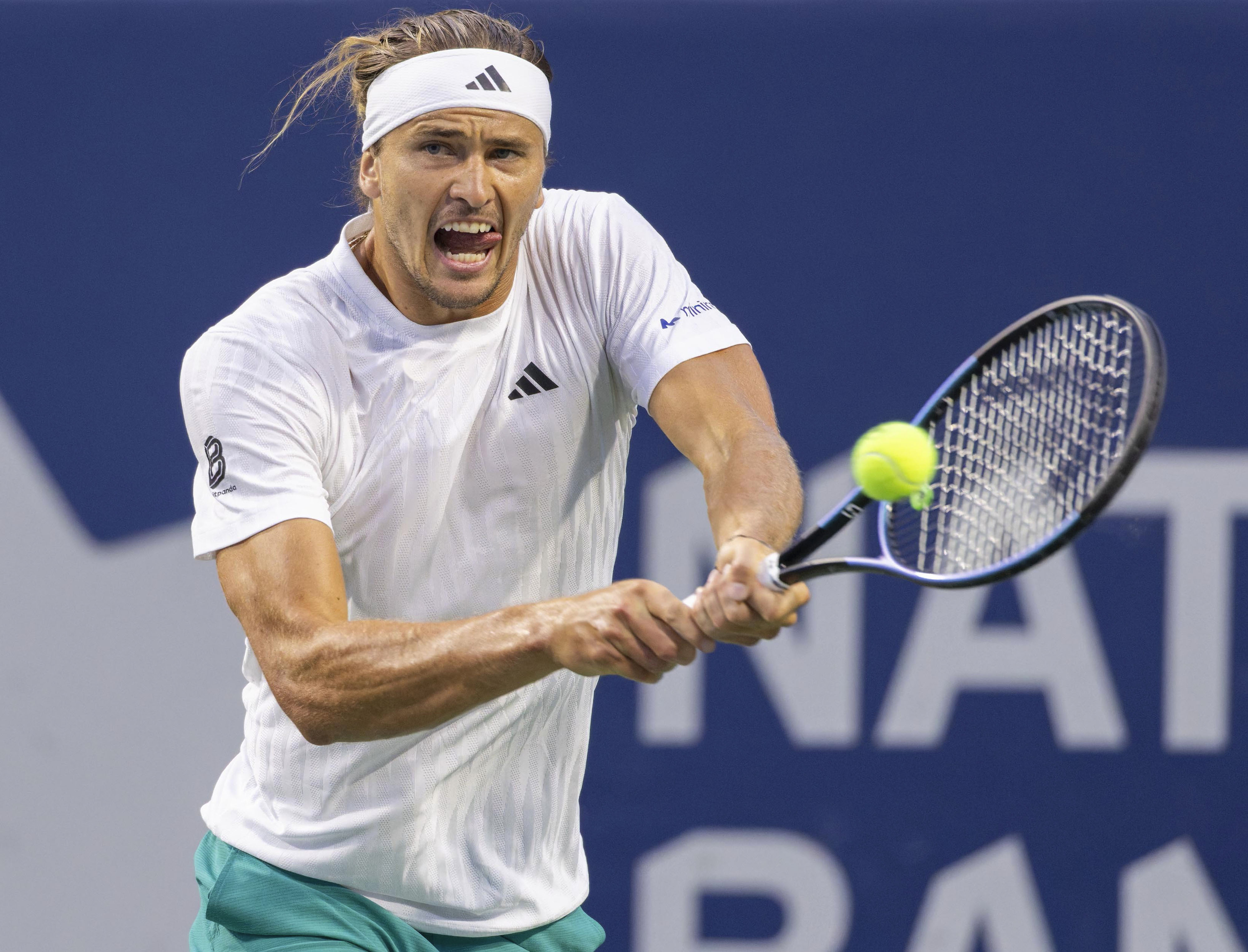 关于日本网球队鏖战美国网球队，兹维列夫送出助攻的信息