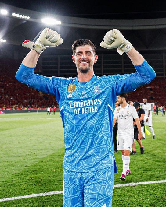 马赛前锋个人表现出色，多次攻入制胜球