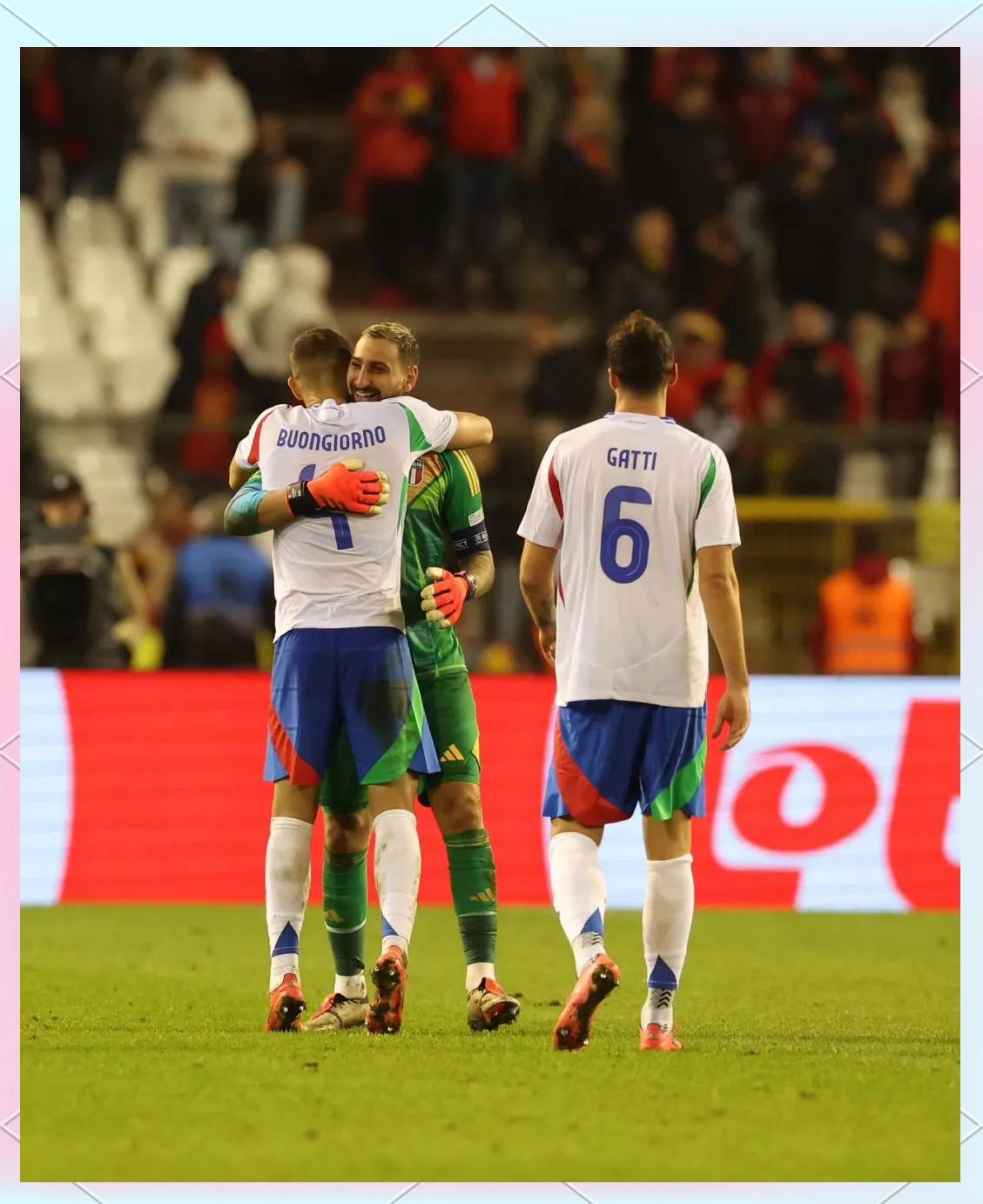 包含意大利足球赛场上一番激烈角逐的词条