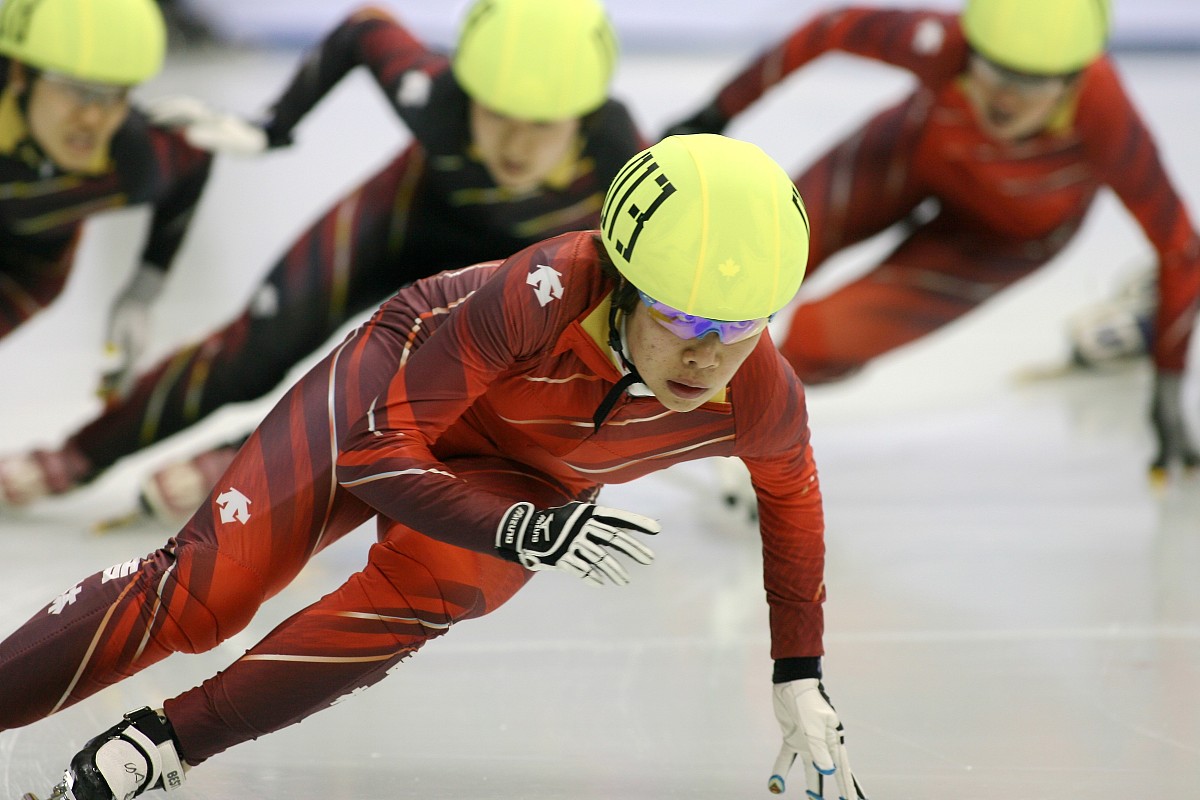 包含韩国运动员表现抢眼，一路领先的词条