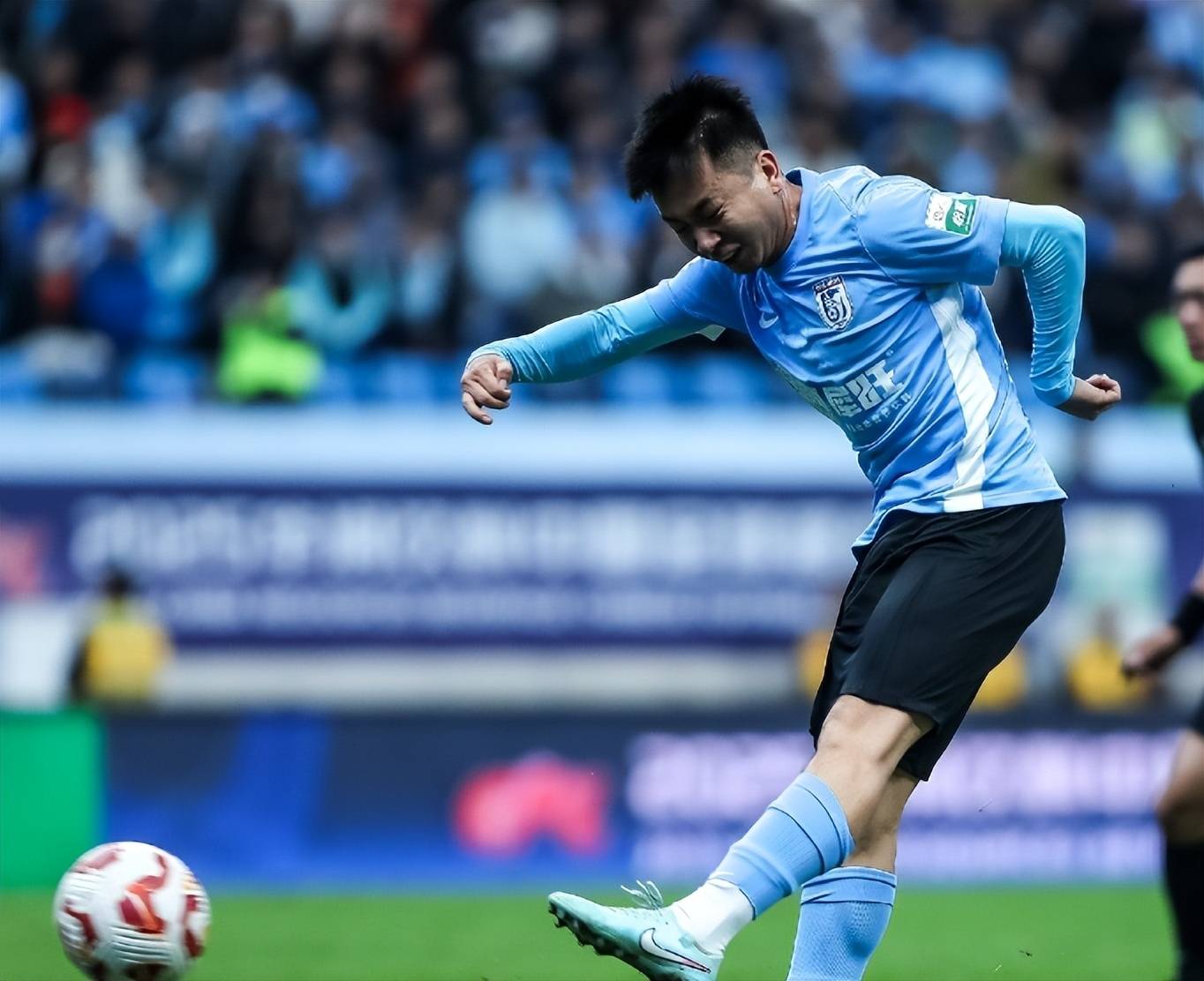 球队错失多次良机，遗憾战平对手