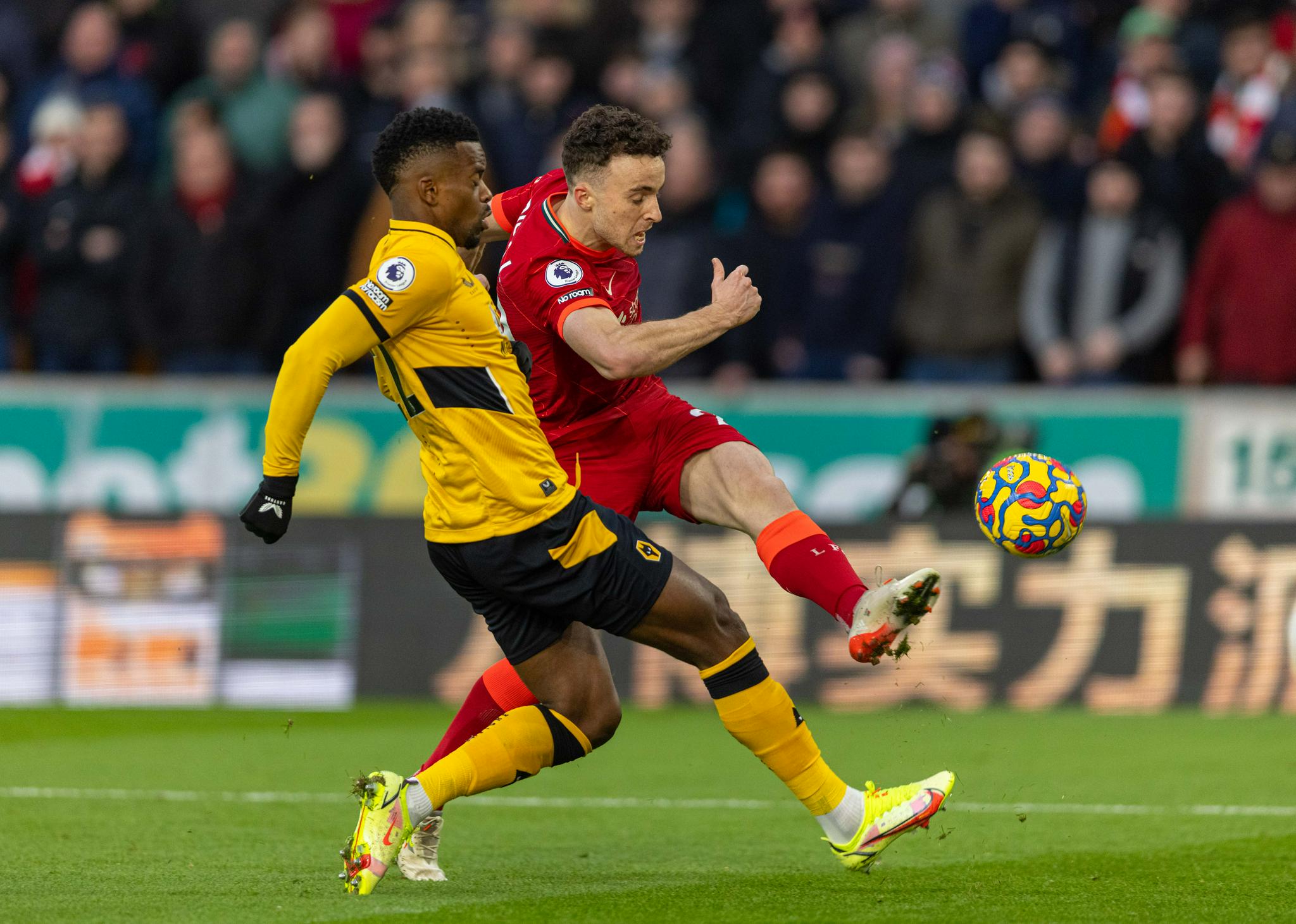 战术犀利，球队灵活应对取胜