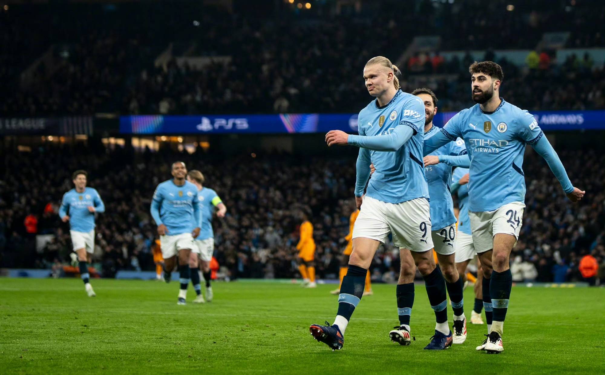 PG游戏APP-英超强队战胜意甲豪强，国米陷入低谷