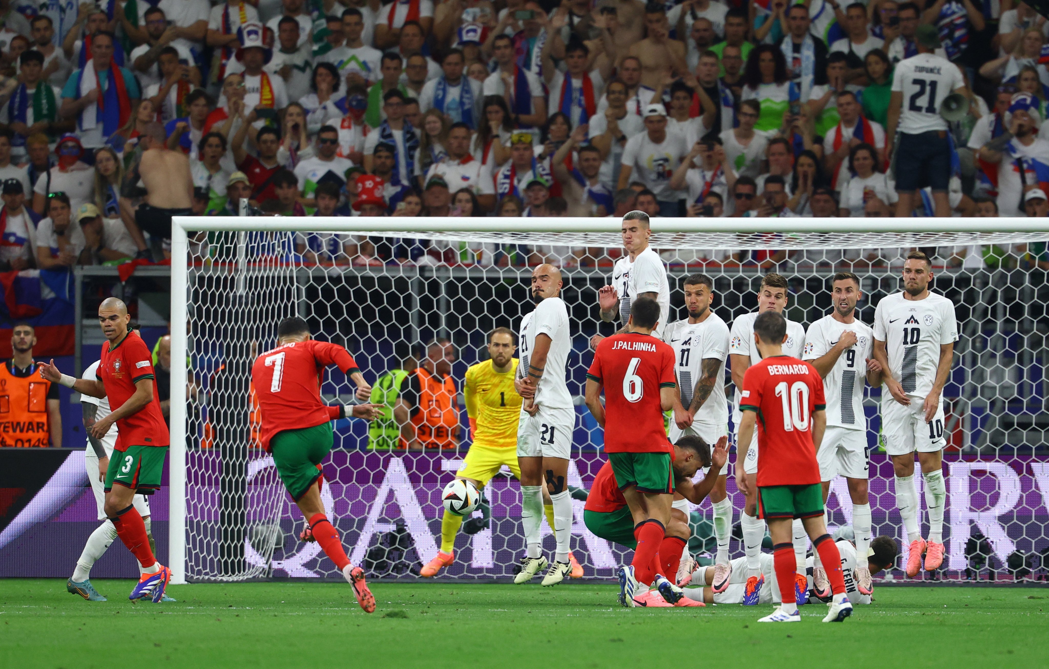 PG电子APP-葡萄牙不敌荷兰，无缘欧洲杯半决赛遗憾出局的简单介绍