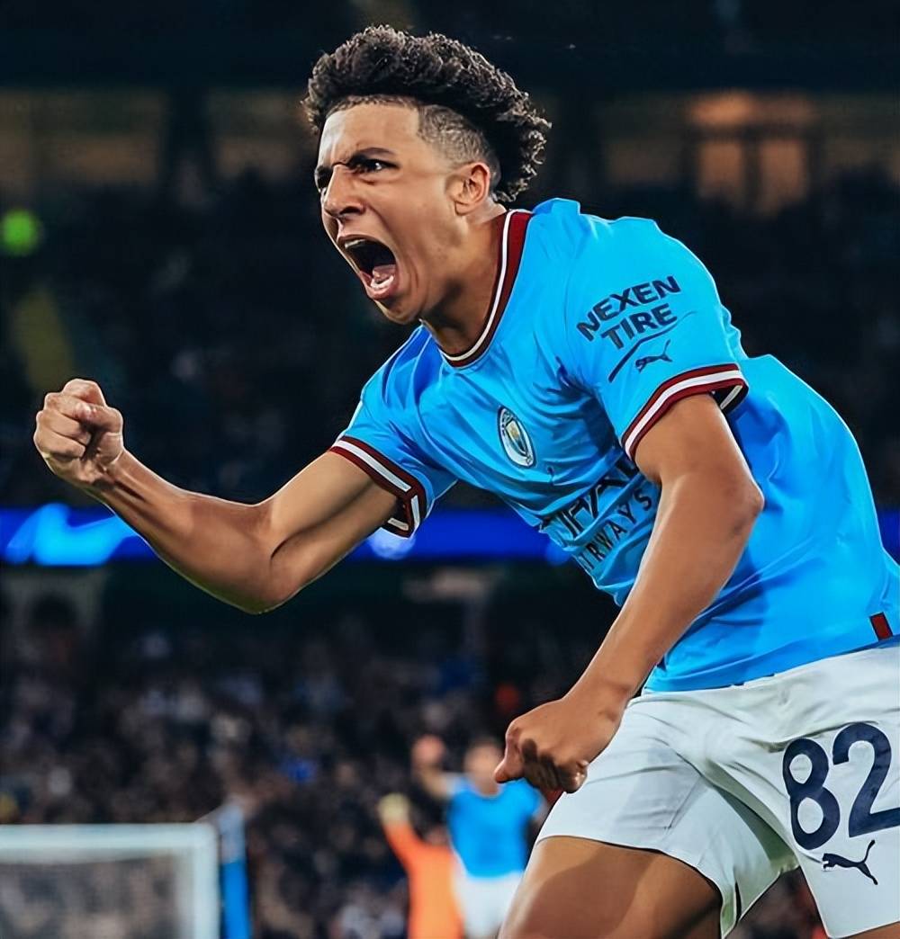 欧洲青年球员崭露头角，被誉为未来之星